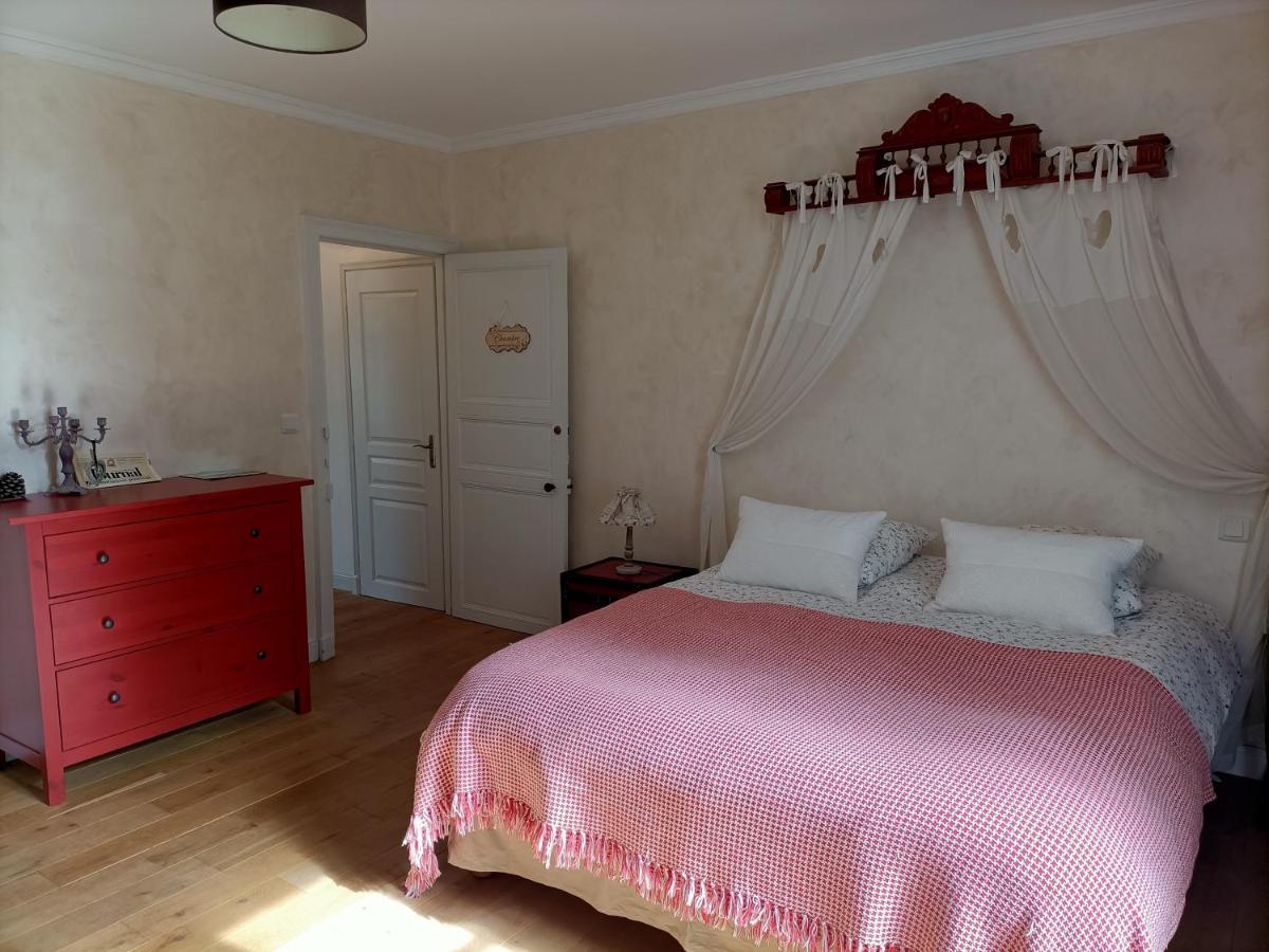 Le Manoir "Aux Douves" Bed & Breakfast Bazoges-en-Paillers ภายนอก รูปภาพ
