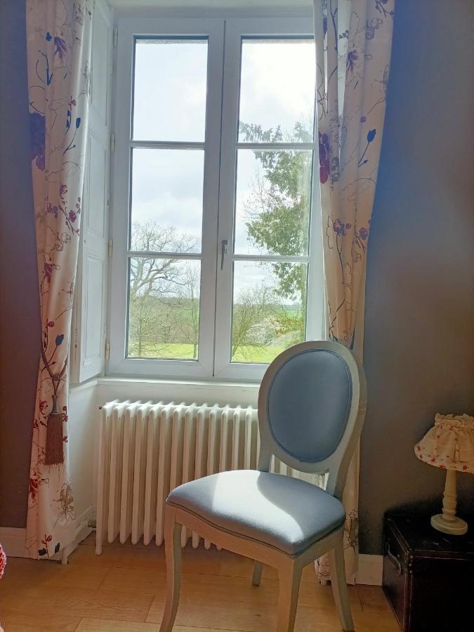 Le Manoir "Aux Douves" Bed & Breakfast Bazoges-en-Paillers ภายนอก รูปภาพ
