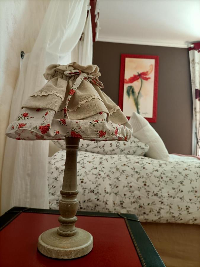 Le Manoir "Aux Douves" Bed & Breakfast Bazoges-en-Paillers ภายนอก รูปภาพ