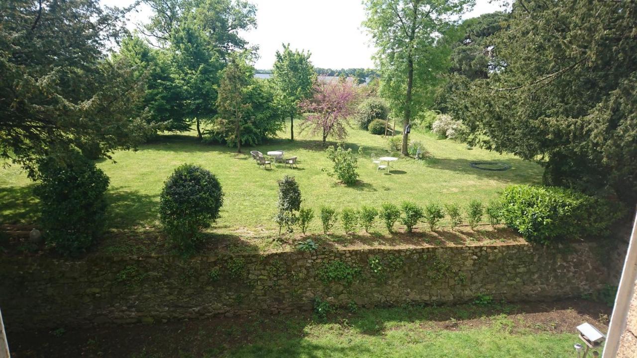 Le Manoir "Aux Douves" Bed & Breakfast Bazoges-en-Paillers ภายนอก รูปภาพ