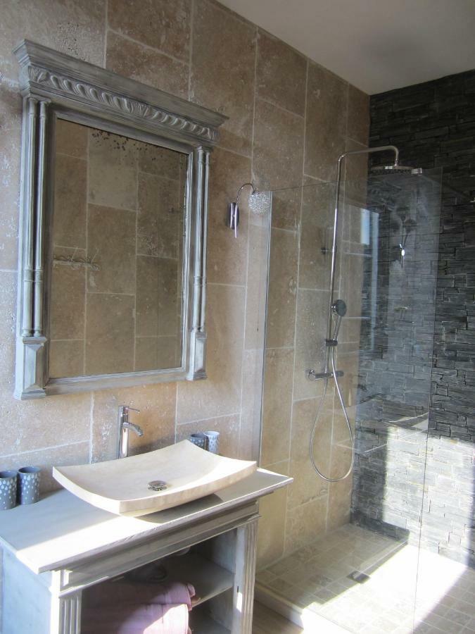 Le Manoir "Aux Douves" Bed & Breakfast Bazoges-en-Paillers ภายนอก รูปภาพ