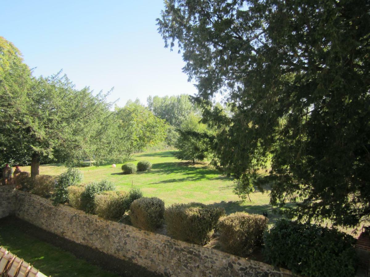 Le Manoir "Aux Douves" Bed & Breakfast Bazoges-en-Paillers ภายนอก รูปภาพ