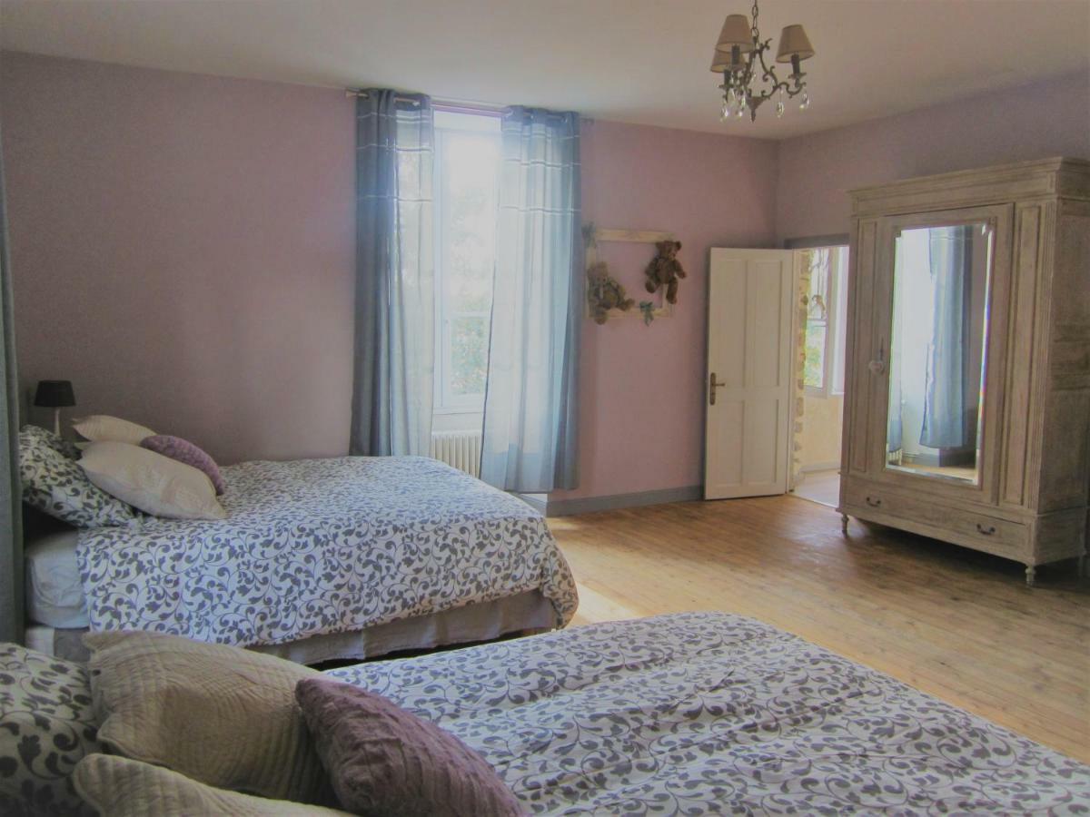 Le Manoir "Aux Douves" Bed & Breakfast Bazoges-en-Paillers ภายนอก รูปภาพ